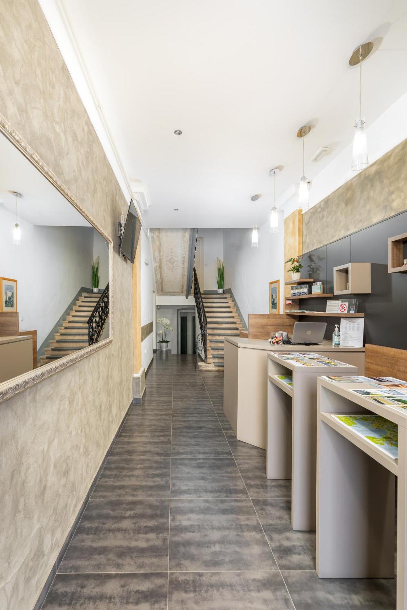 Boutique Suites Joyce Pula Buitenkant foto